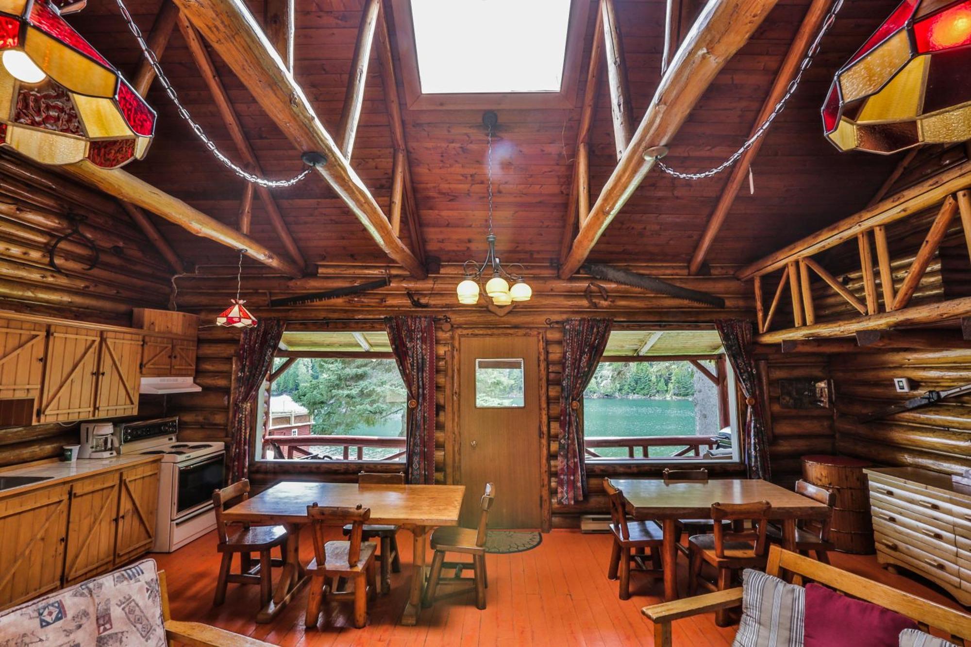 Kan-A-Mouche Pourvoirie Auberge Et Chalets Saint-Michel des Saints Room photo